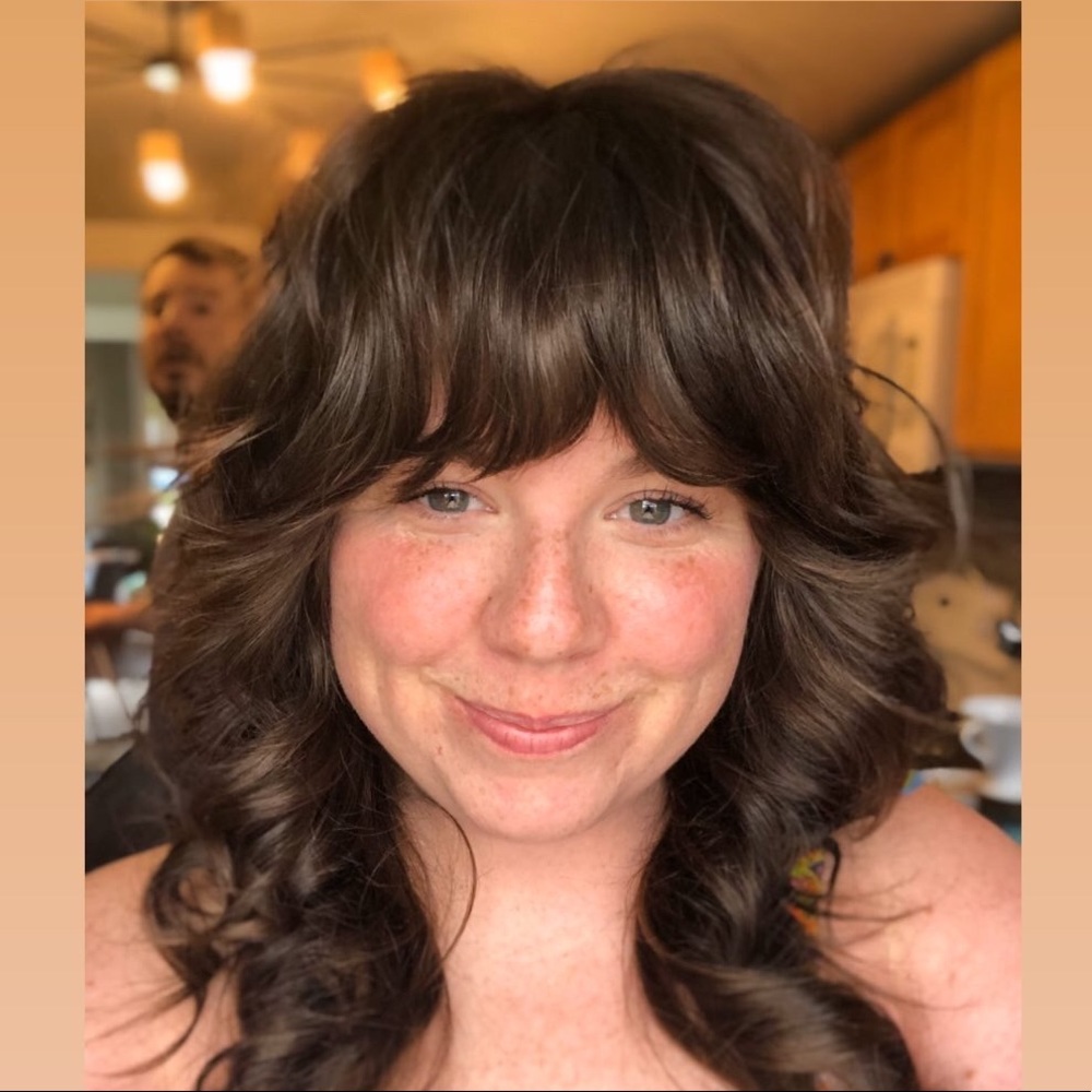 Meet your Posher, Caitlan